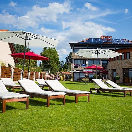 Pole Position Beach Hotel Balatonszarszo Exterior photo